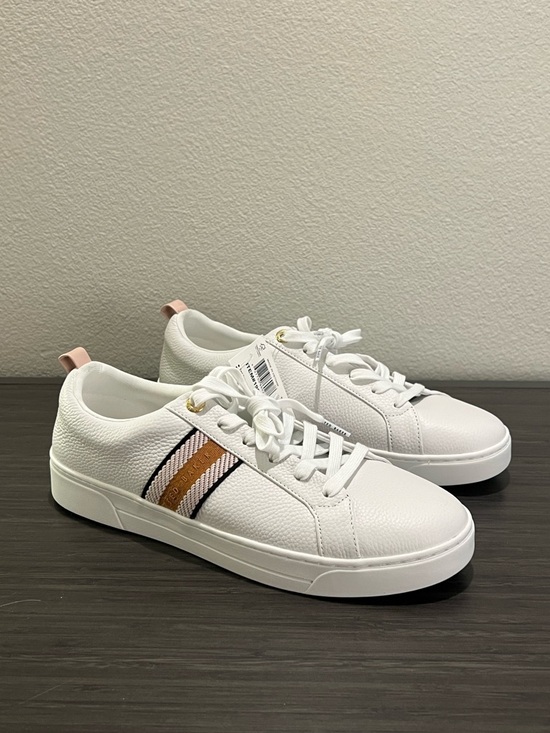 Ted Baker Shoes - Ted Baker Leather Sneakers Women’s Size 11 White Pink Gold Stripe New Classic